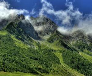пазл Коль Де Aravis является горный перевал во французских Альпах